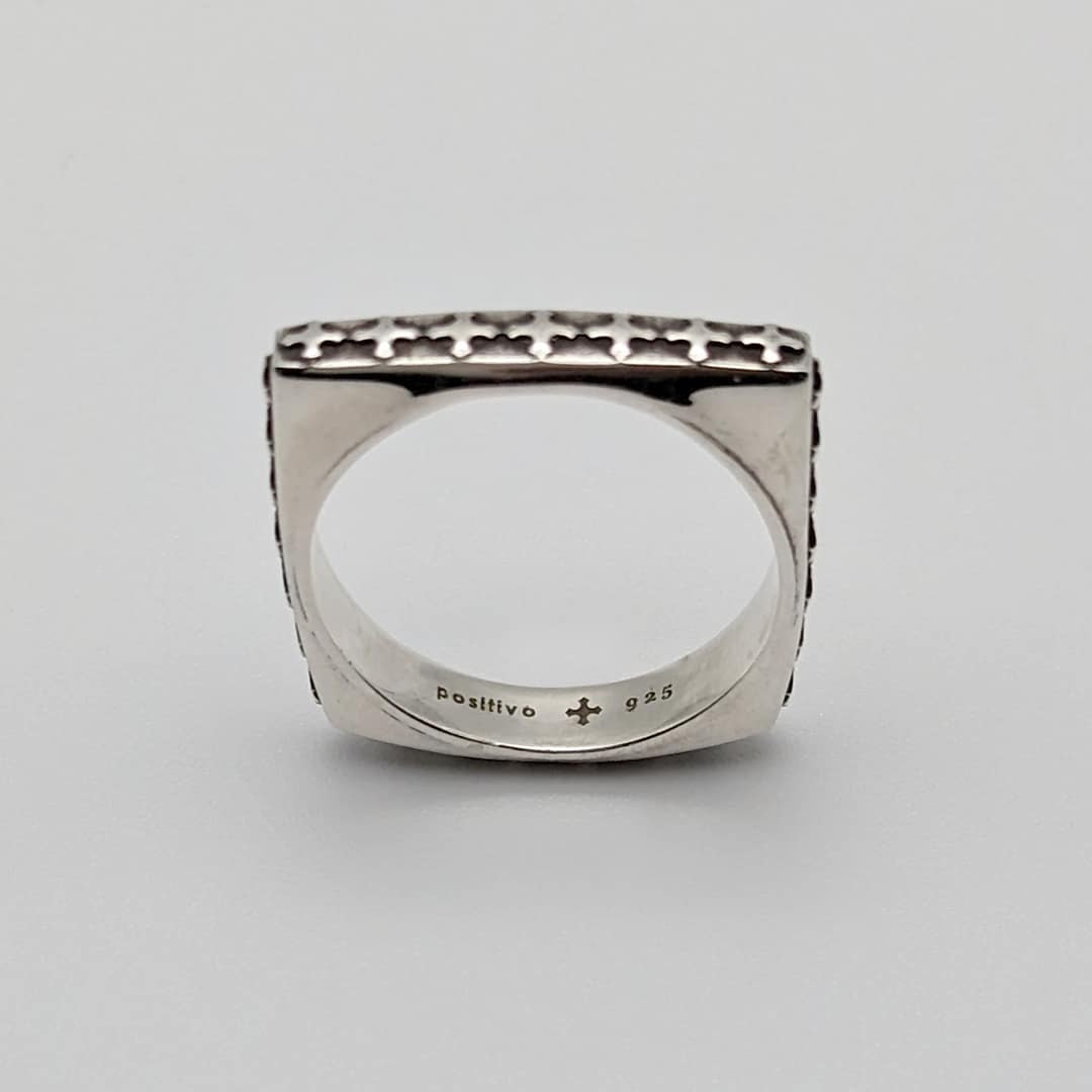 METAL + P SIGN SQUARE BAND RING FP (925 Black Oxidized)